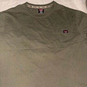 Wrangler Men's Short Sleeve Tee in Olive